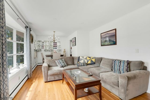 137 Lincoln Pl, Waldwick Boro, NJ 07463