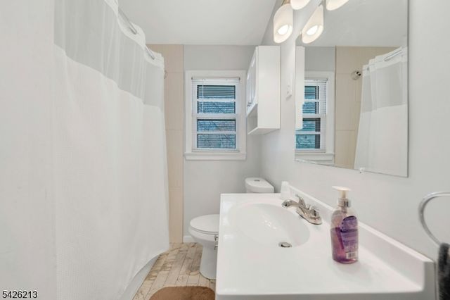 137 Lincoln Pl, Waldwick Boro, NJ 07463