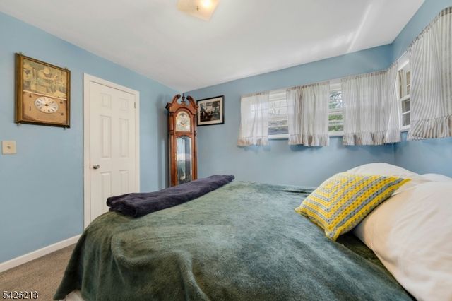 137 Lincoln Pl, Waldwick Boro, NJ 07463