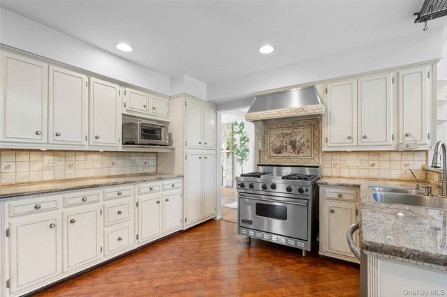 226 Guion Drive, Mamaroneck, NY 10543