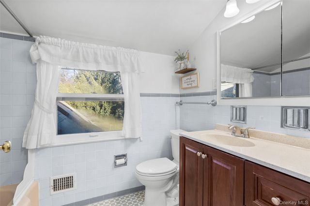 226 Guion Drive, Mamaroneck, NY 10543