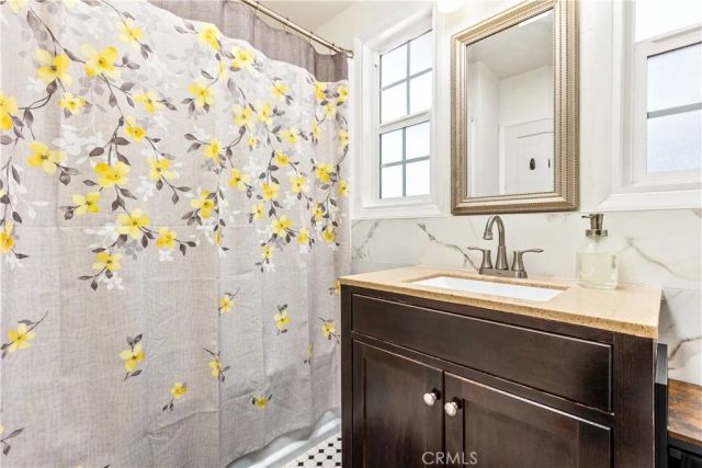 4909 El Molino Avenue, Riverside, CA 92504