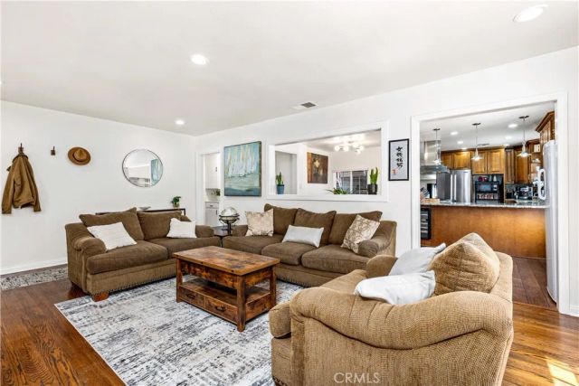 4909 El Molino Avenue, Riverside, CA 92504