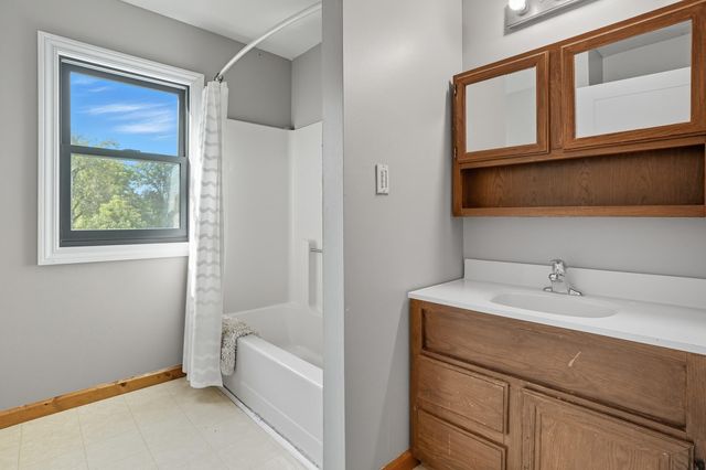 450 E Greening Road, Chesterton, IN 46304