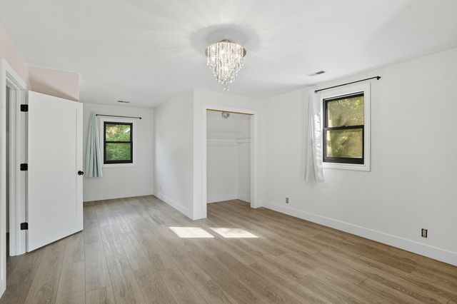 450 E Greening Road, Chesterton, IN 46304