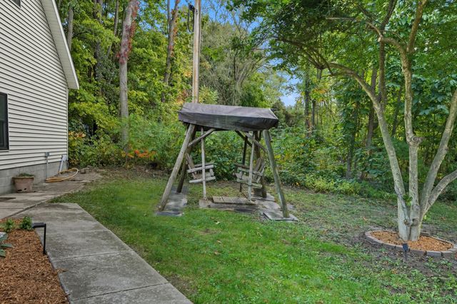 450 E Greening Road, Chesterton, IN 46304