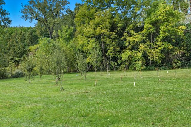 450 E Greening Road, Chesterton, IN 46304