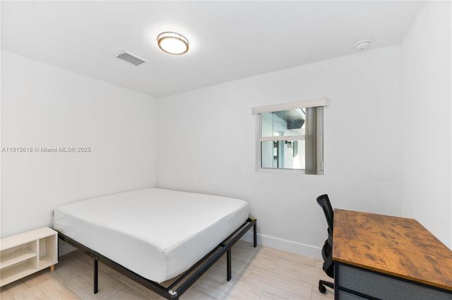 5731 SW 62nd Ter, Miami, FL 33143