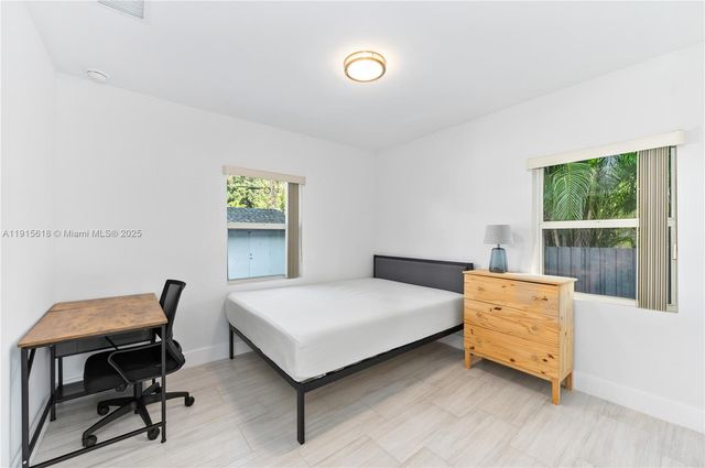 5731 SW 62nd Ter, Miami, FL 33143