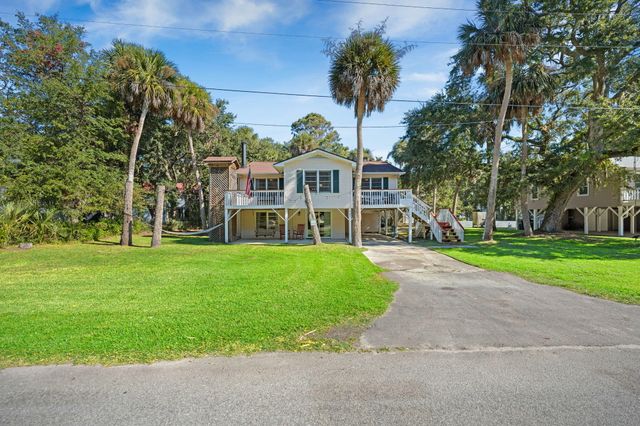 607 Portia Street, Edisto Island, SC 29438