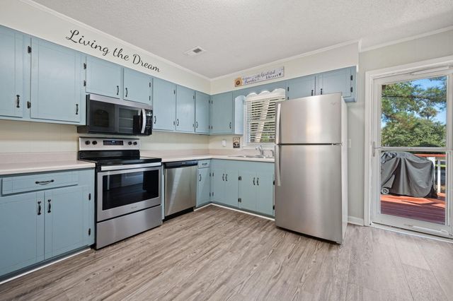 607 Portia Street, Edisto Island, SC 29438