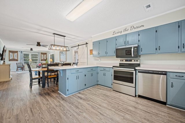 607 Portia Street, Edisto Island, SC 29438