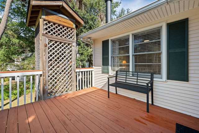 607 Portia Street, Edisto Island, SC 29438