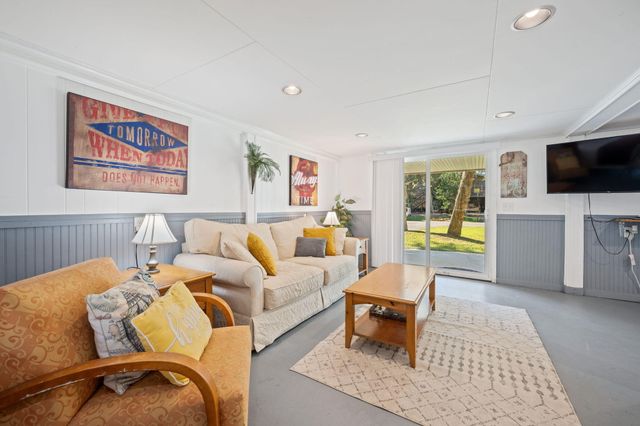 607 Portia Street, Edisto Island, SC 29438