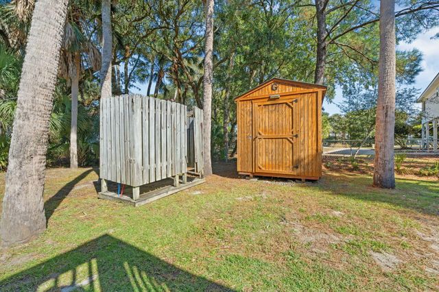 607 Portia Street, Edisto Island, SC 29438
