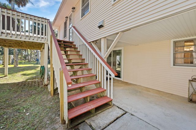 607 Portia Street, Edisto Island, SC 29438