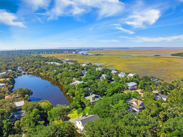 607 Portia Street, Edisto Island, SC 29438