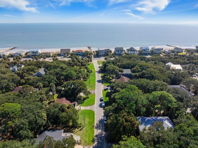 607 Portia Street, Edisto Island, SC 29438
