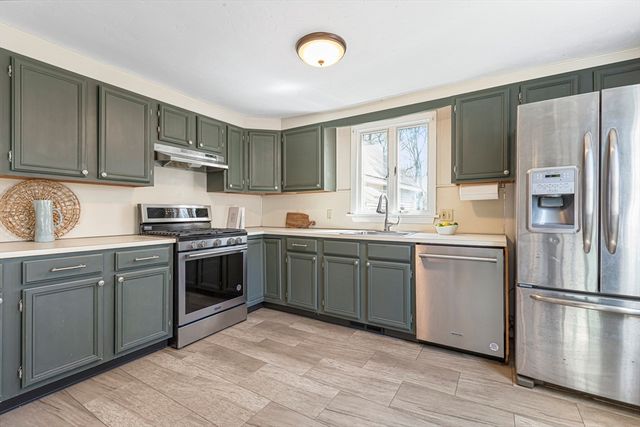 130 Cottage St, Franklin, MA 02038