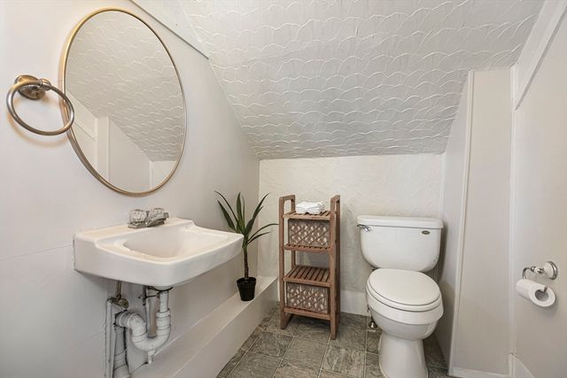 130 Cottage St, Franklin, MA 02038