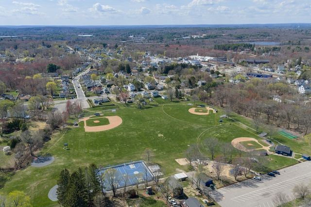 130 Cottage St, Franklin, MA 02038