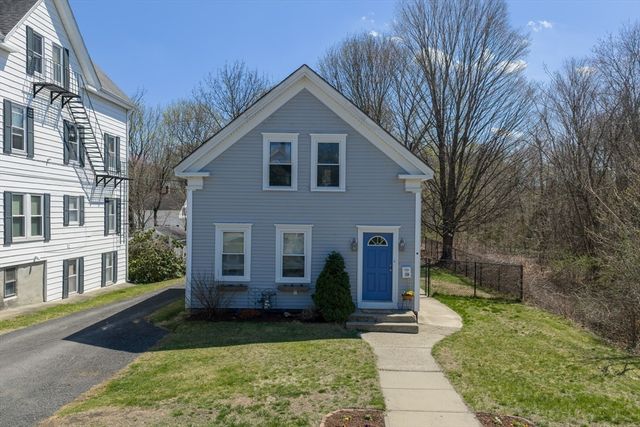 130 Cottage St, Franklin, MA 02038