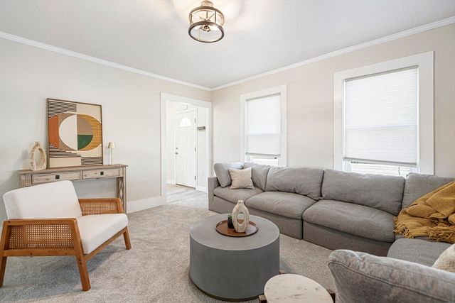 130 Cottage St, Franklin, MA 02038