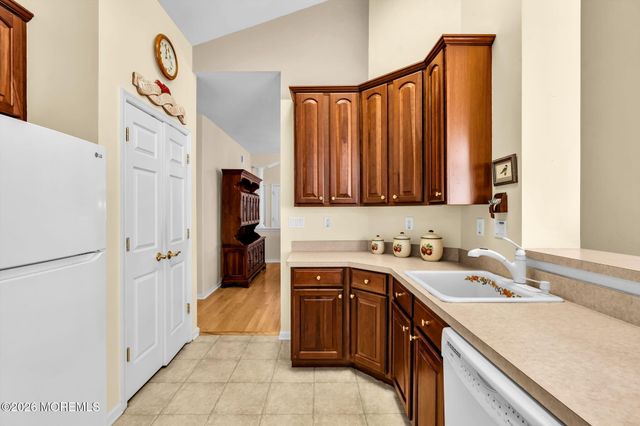 20 Donatello Drive, Manchester, NJ 08759