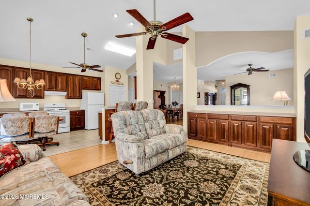 20 Donatello Drive, Manchester, NJ 08759