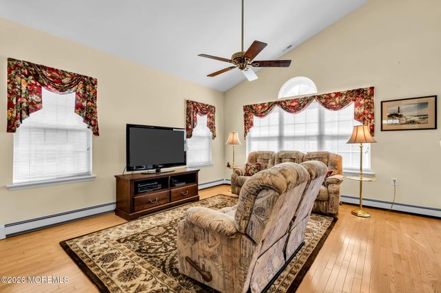 20 Donatello Drive, Manchester, NJ 08759