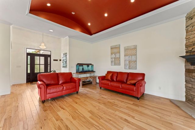 120 Wartrace Creek Rd, Wartrace, TN 37183