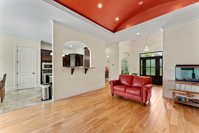 120 Wartrace Creek Rd, Wartrace, TN 37183