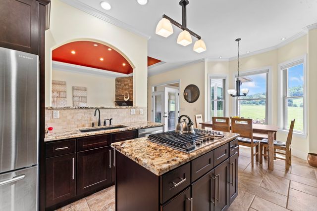 120 Wartrace Creek Rd, Wartrace, TN 37183