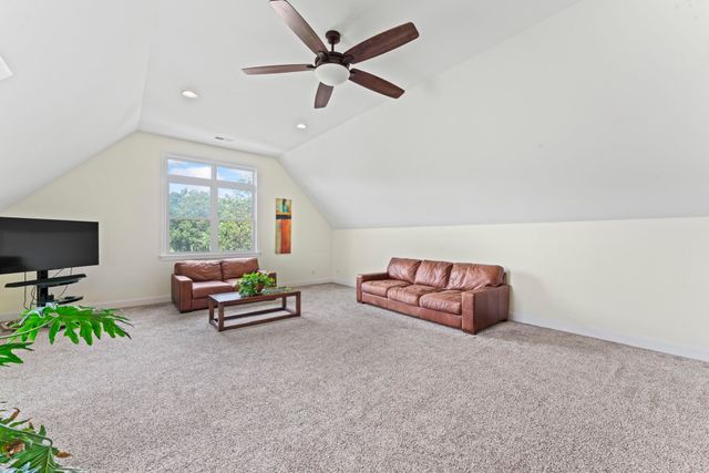 120 Wartrace Creek Rd, Wartrace, TN 37183