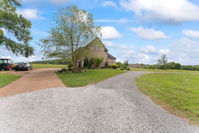 120 Wartrace Creek Rd, Wartrace, TN 37183