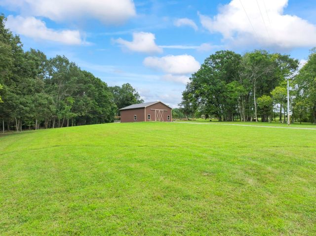 120 Wartrace Creek Rd, Wartrace, TN 37183