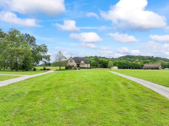 120 Wartrace Creek Rd, Wartrace, TN 37183