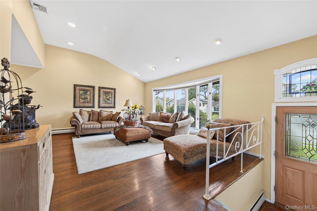 167 Maytime Drive, Jericho, NY 11753 — photo 2