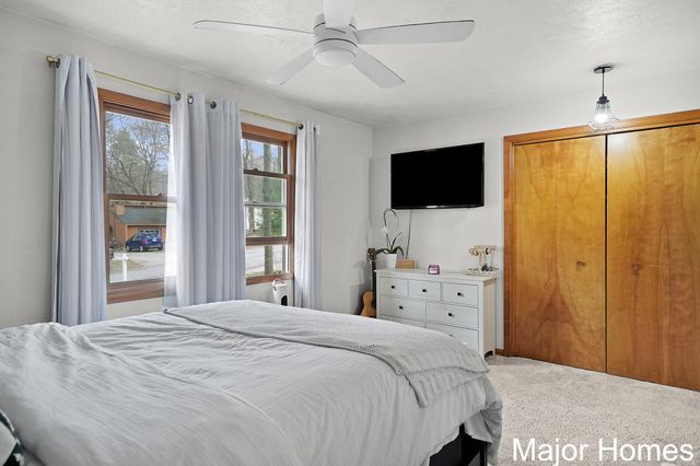 8445 Oakview Avenue Ne, Courtland Twp, MI 49341