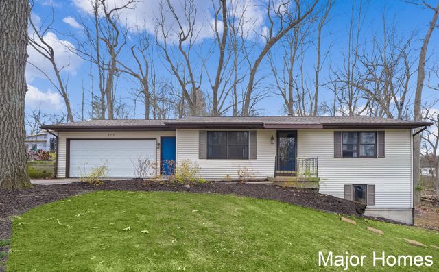 8445 Oakview Avenue Ne, Courtland Twp, MI 49341