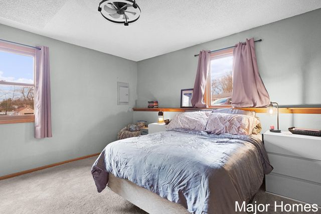 8445 Oakview Avenue Ne, Courtland Twp, MI 49341