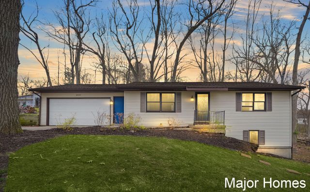 8445 Oakview Avenue Ne, Courtland Twp, MI 49341