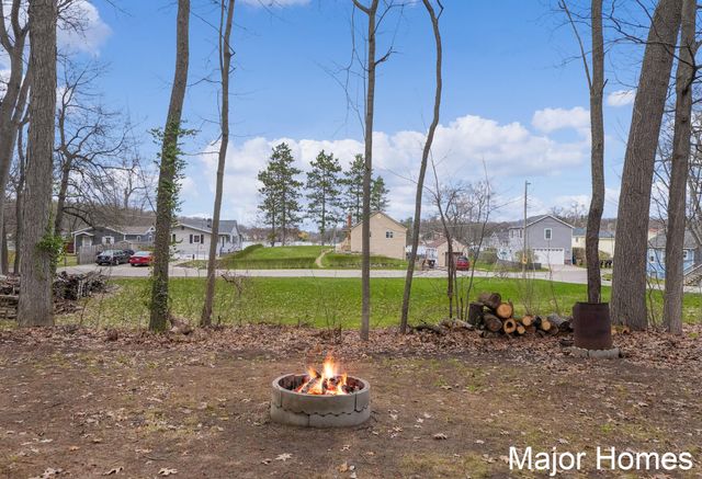8445 Oakview Avenue Ne, Courtland Twp, MI 49341