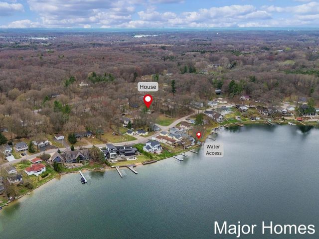8445 Oakview Avenue Ne, Courtland Twp, MI 49341