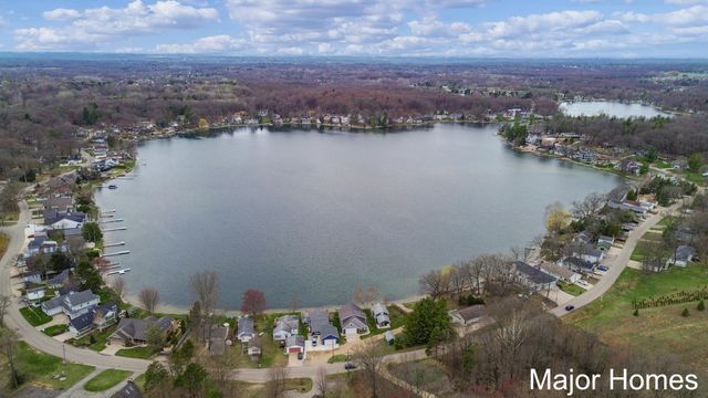 8445 Oakview Avenue Ne, Courtland Twp, MI 49341