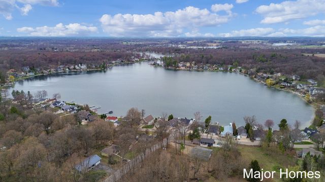 8445 Oakview Avenue Ne, Courtland Twp, MI 49341