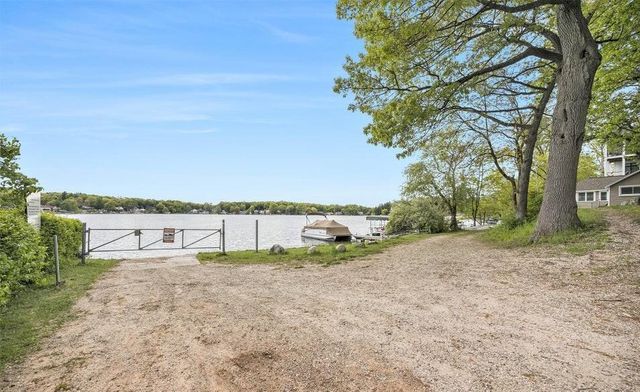 8445 Oakview Avenue Ne, Courtland Twp, MI 49341