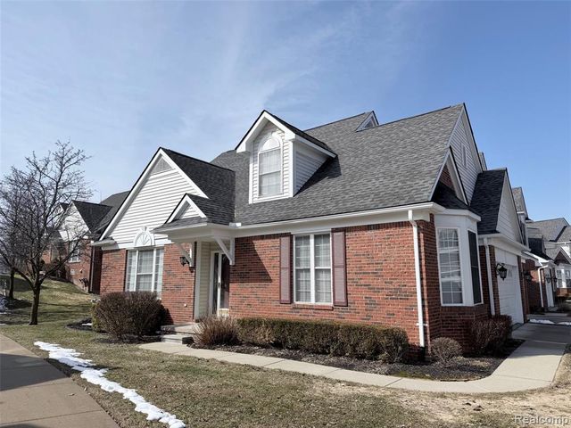29305 Weston Drive, Novi, MI 48377
