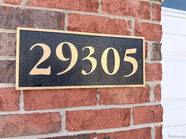 29305 Weston Drive, Novi, MI 48377