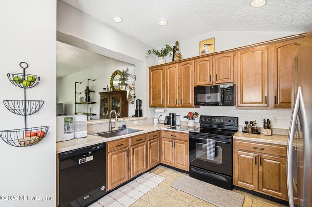 1861 COPPER STONE Drive D, Fleming Island, FL 32003